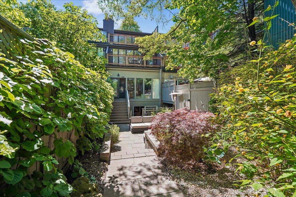 9 Rose Avenue thumbnail 36