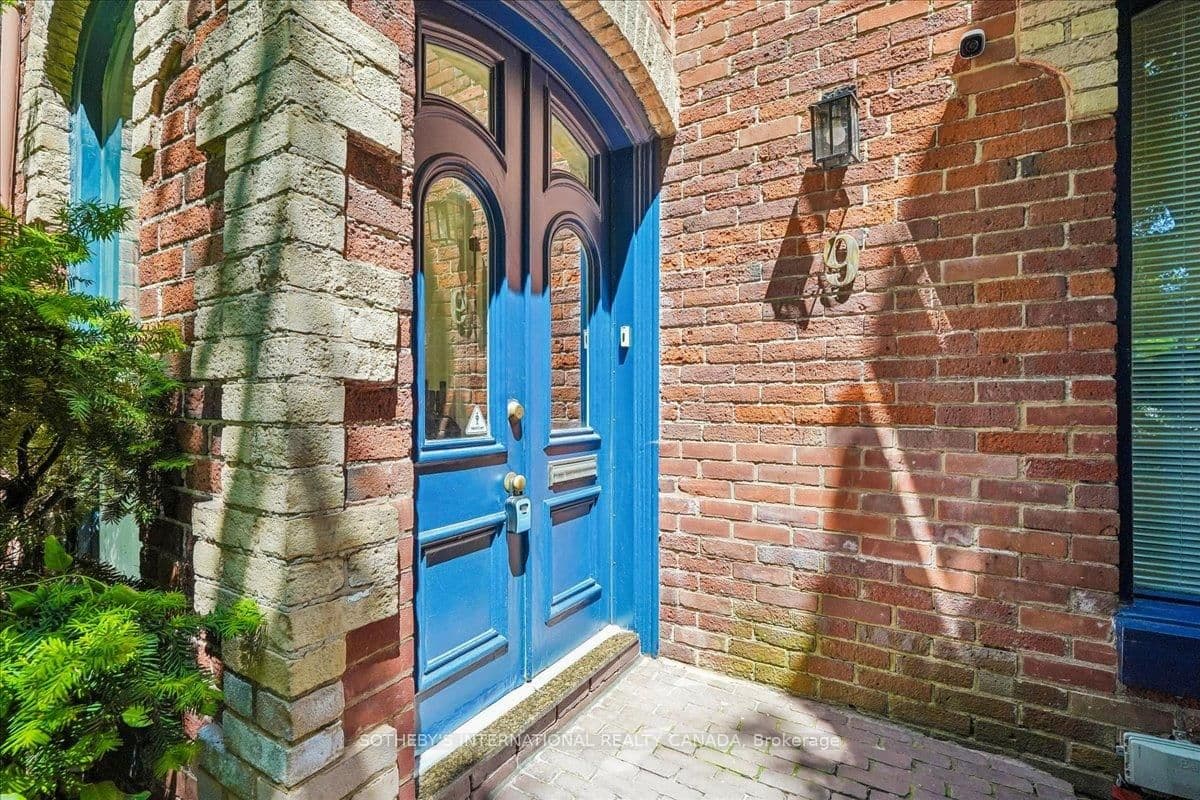 9 Rose Avenue thumbnail 4