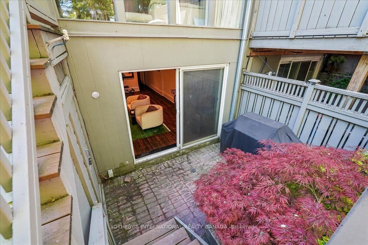 9 Rose Avenue thumbnail 40