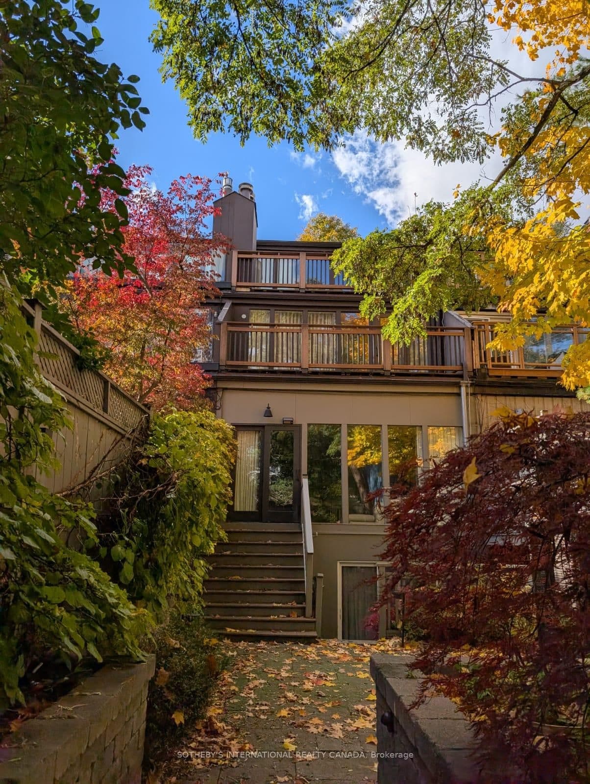 9 Rose Avenue thumbnail 41