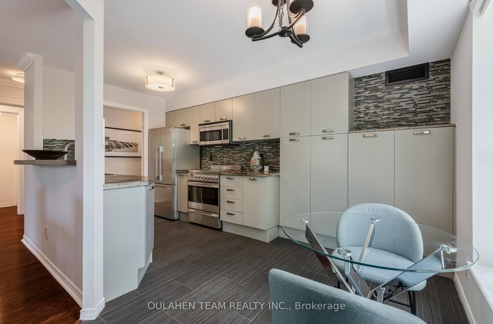 51 Harrison Garden Boulevard, Unit 202 thumbnail 10