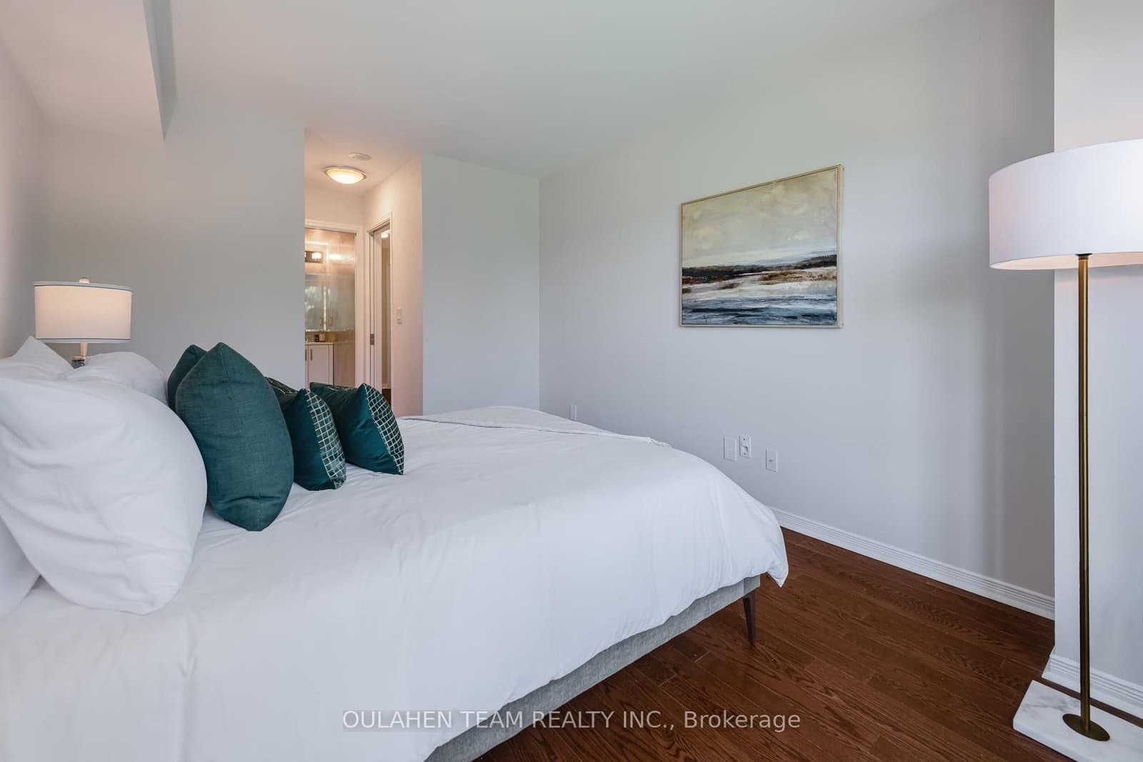 51 Harrison Garden Boulevard, Unit 202 thumbnail 16