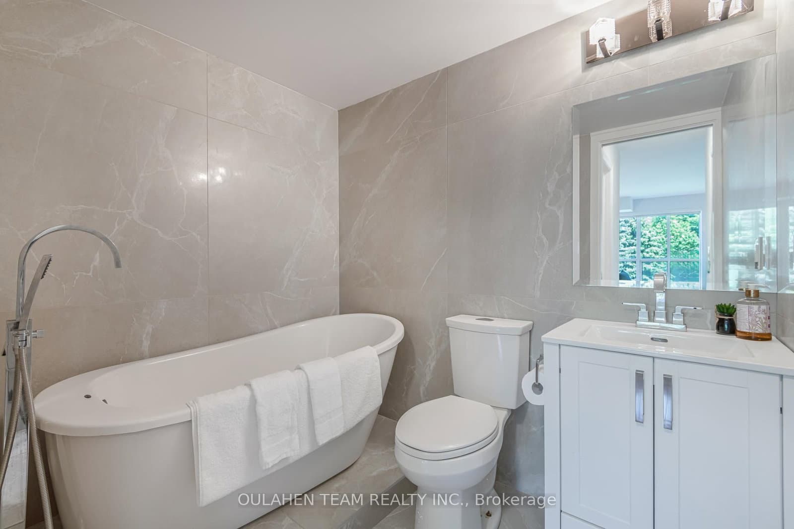 51 Harrison Garden Boulevard, Unit 202 thumbnail 18