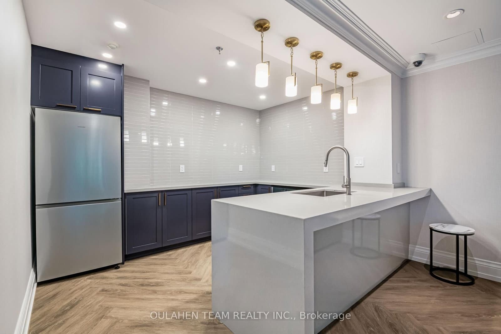 51 Harrison Garden Boulevard, Unit 202 thumbnail 28