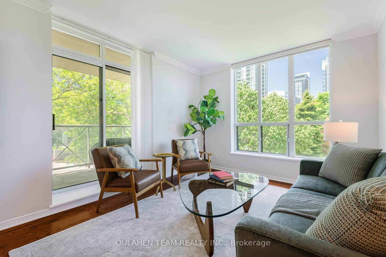 51 Harrison Garden Boulevard, Unit 202 thumbnail 3