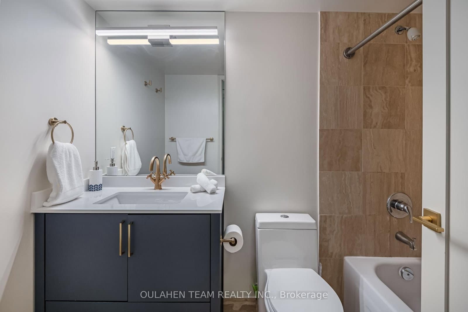 51 Harrison Garden Boulevard, Unit 202 thumbnail 34