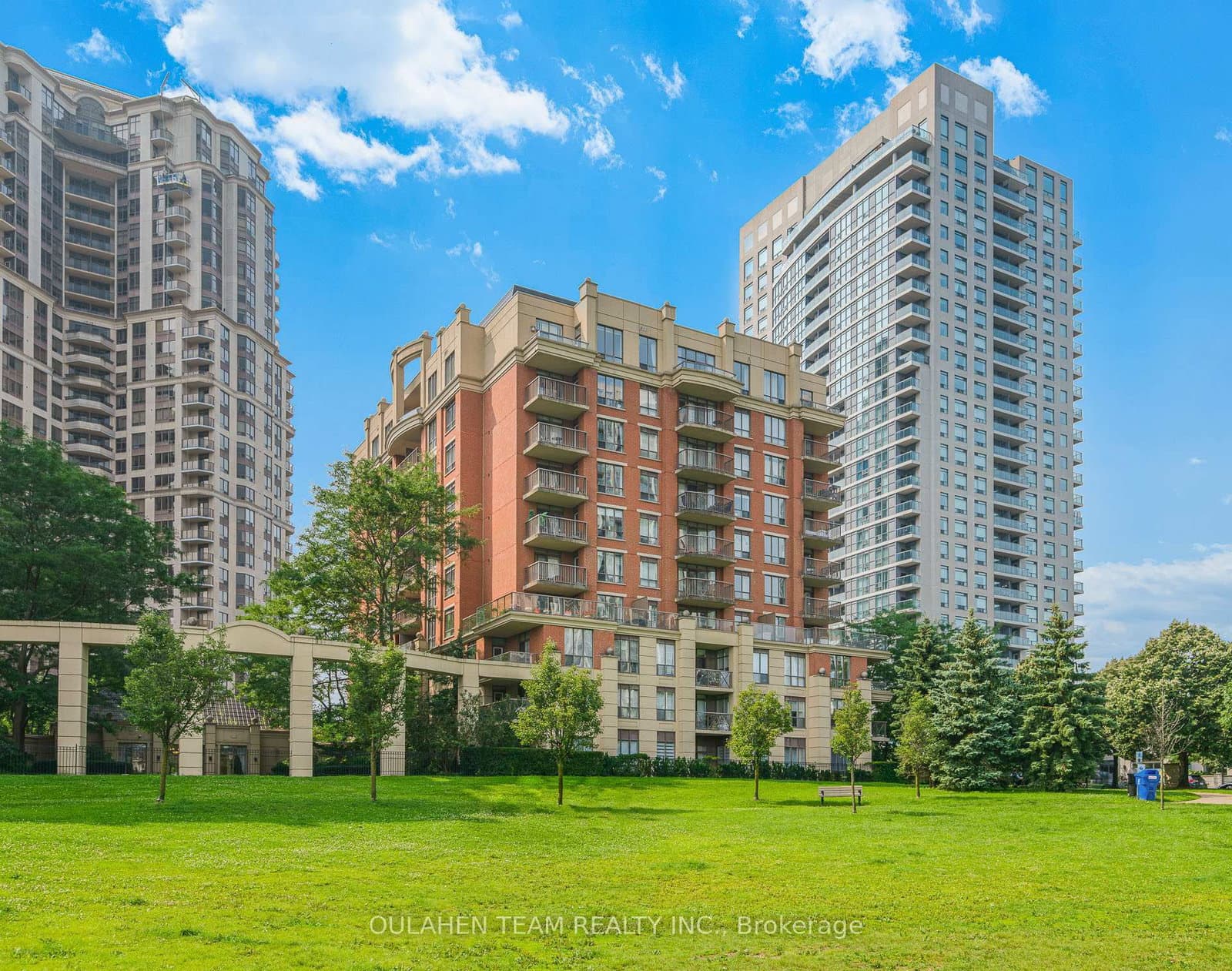 51 Harrison Garden Boulevard, Unit 202 thumbnail 41