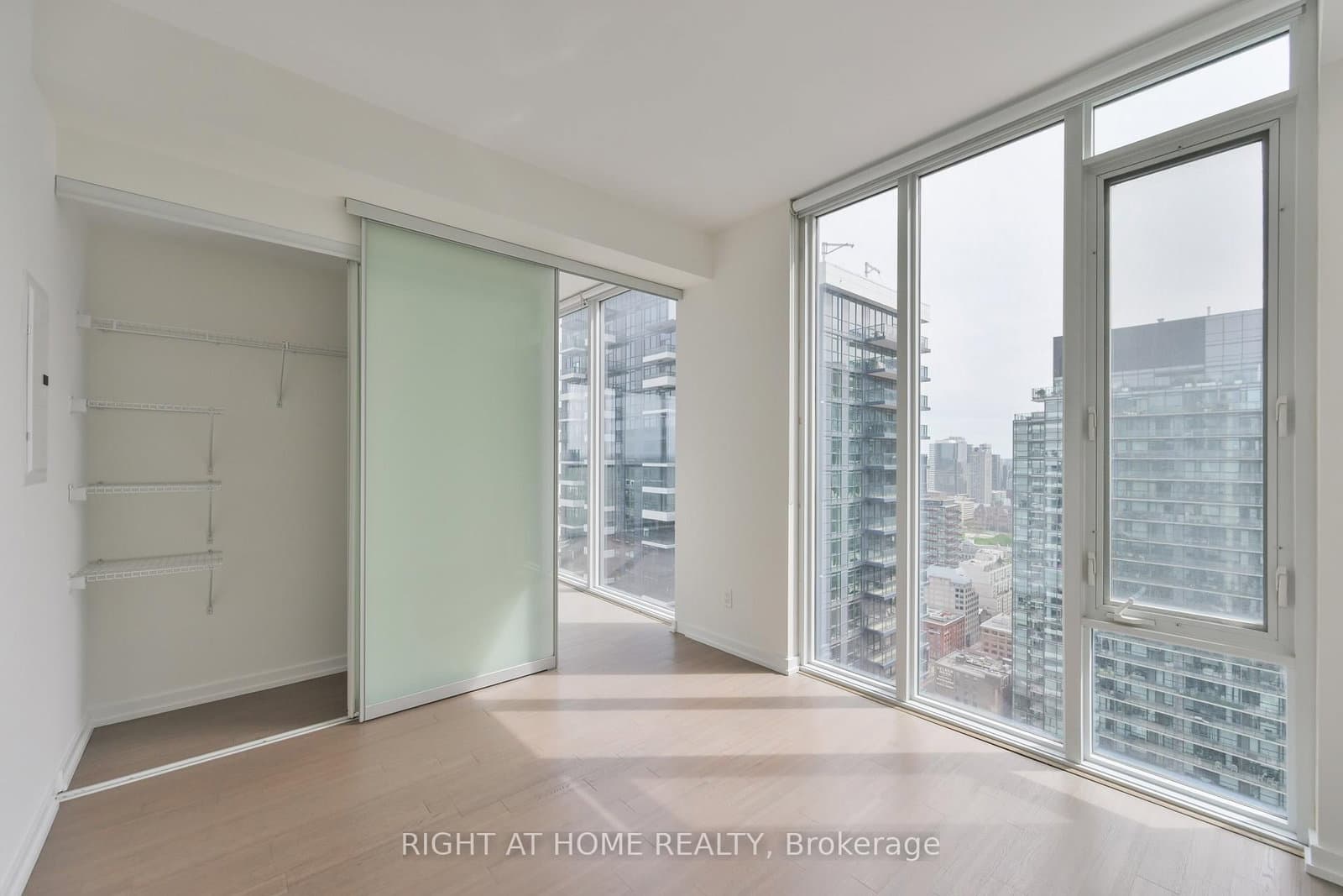 101 Peter Street W, Unit 3903 thumbnail 15