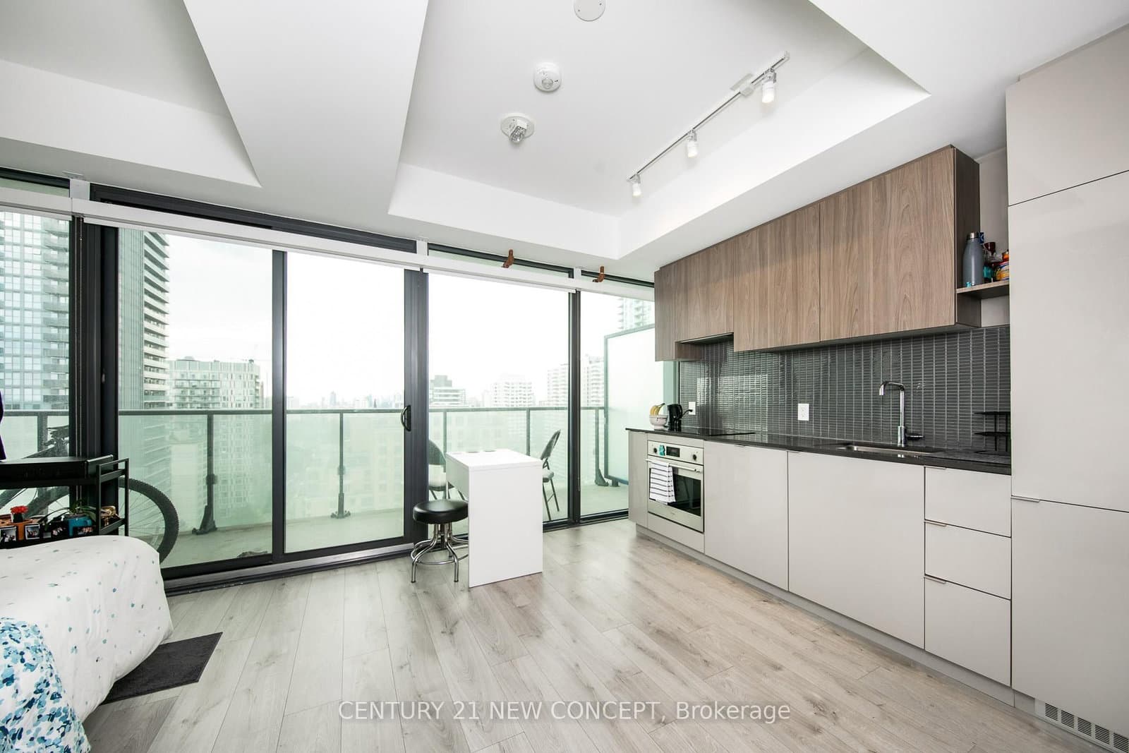 161 Roehampton Avenue, Unit 2011 thumbnail 3