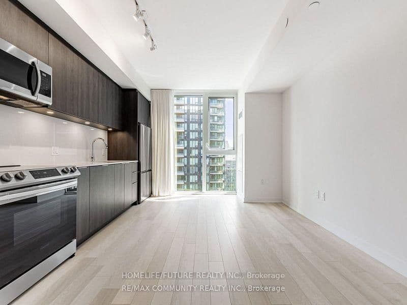 357 King Street W, Unit 3506 thumbnail 11