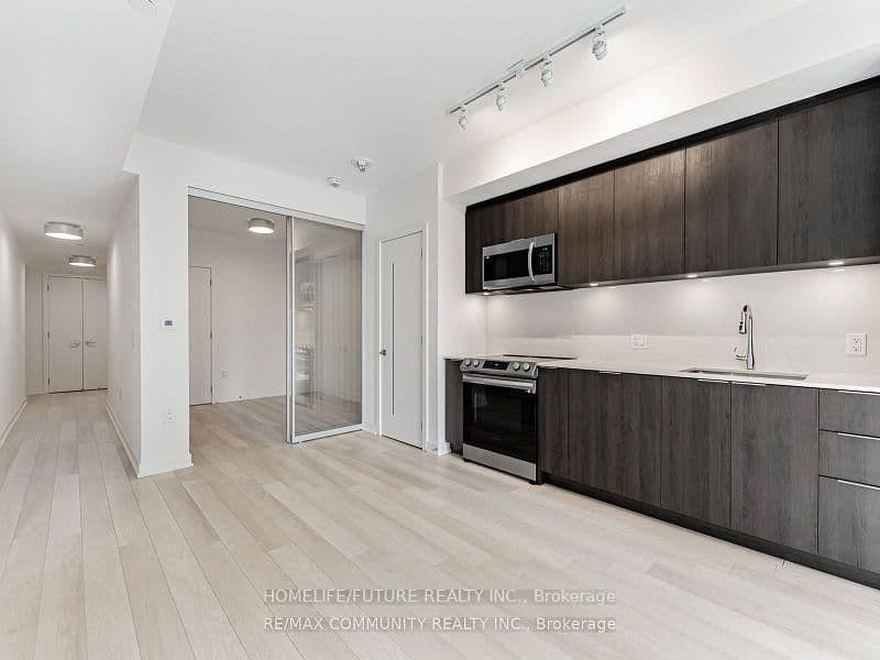 357 King Street W, Unit 3506 thumbnail 15