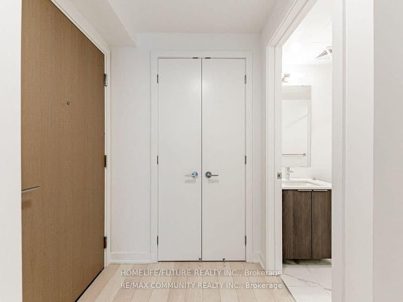 357 King Street W, Unit 3506 thumbnail 4