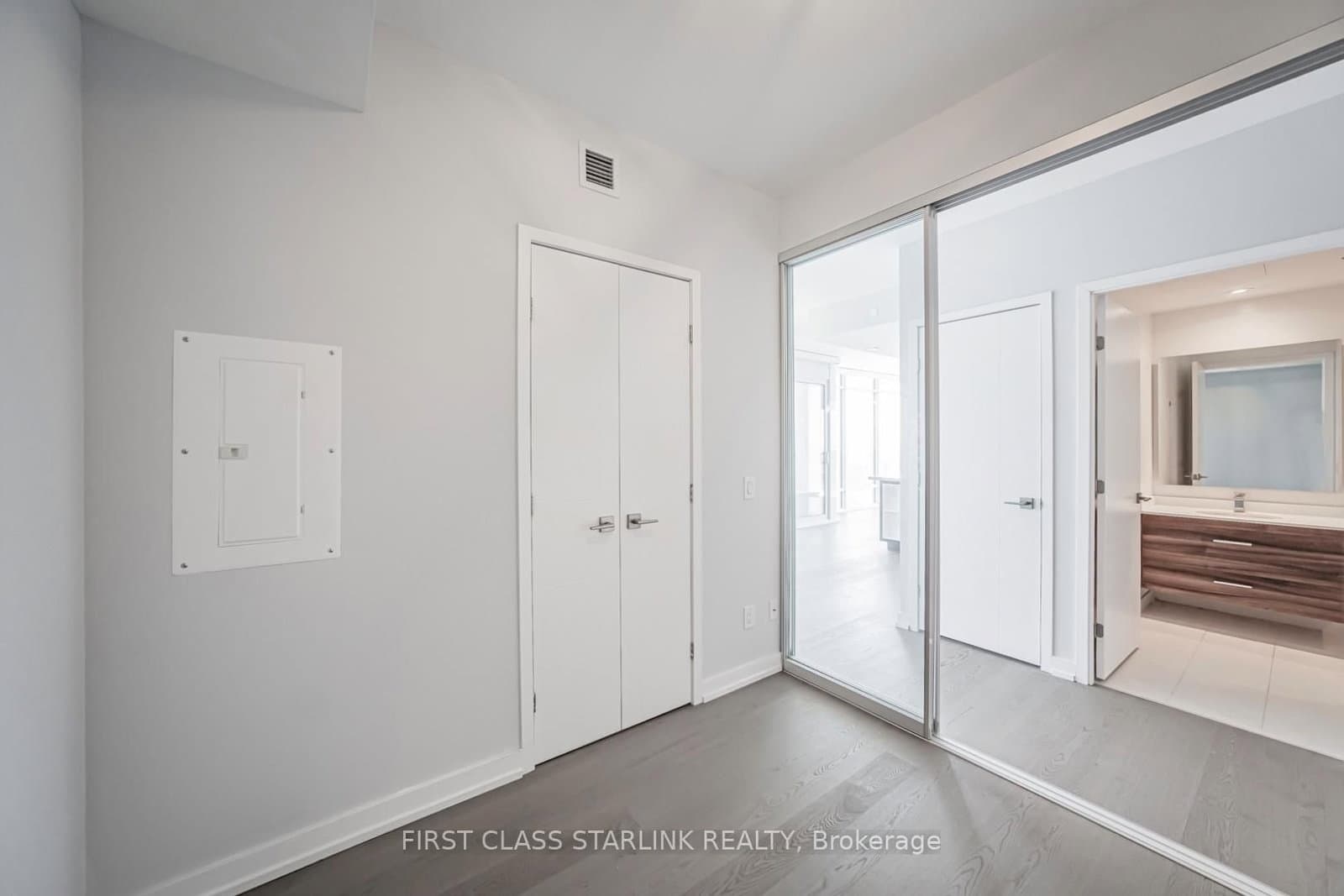 488 University Avenue, Unit 4802 thumbnail 16
