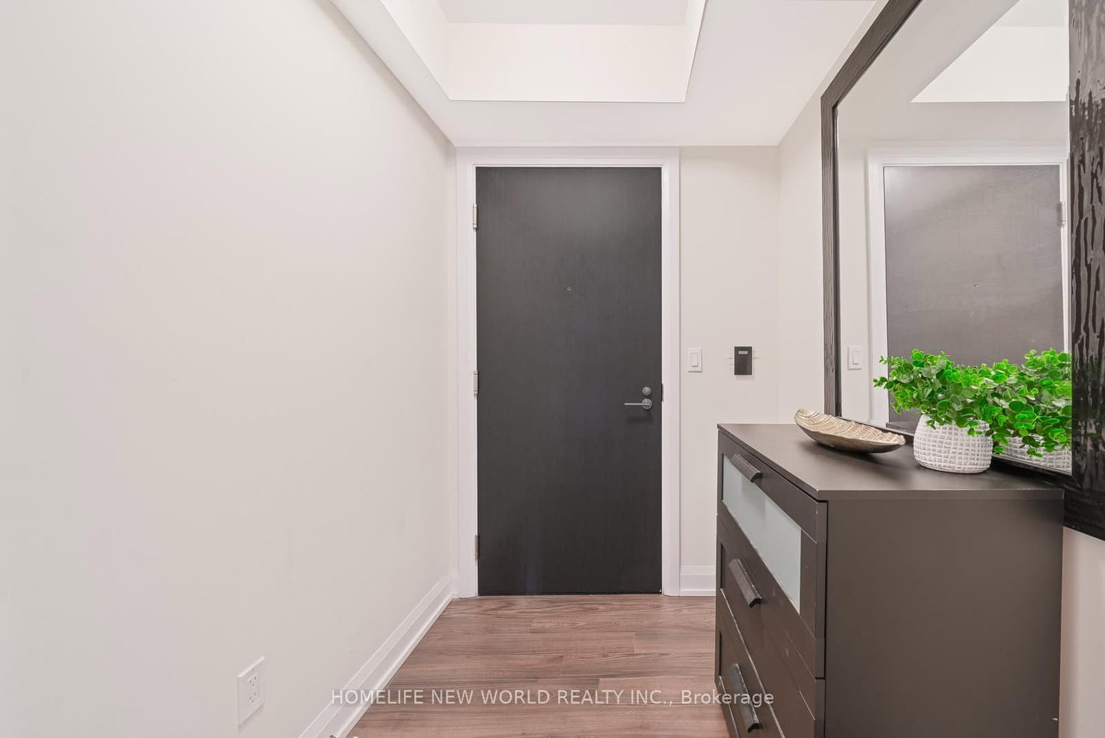 18 Graydon Hall Drive, Unit 809 thumbnail 4