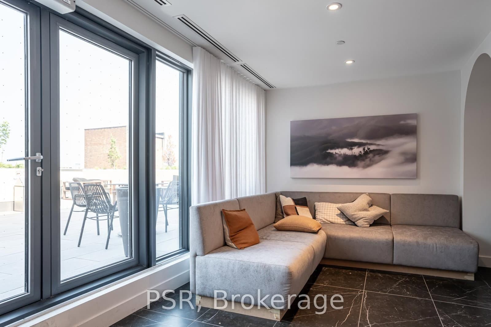 308 Jarvis Street, Unit 422 thumbnail 45