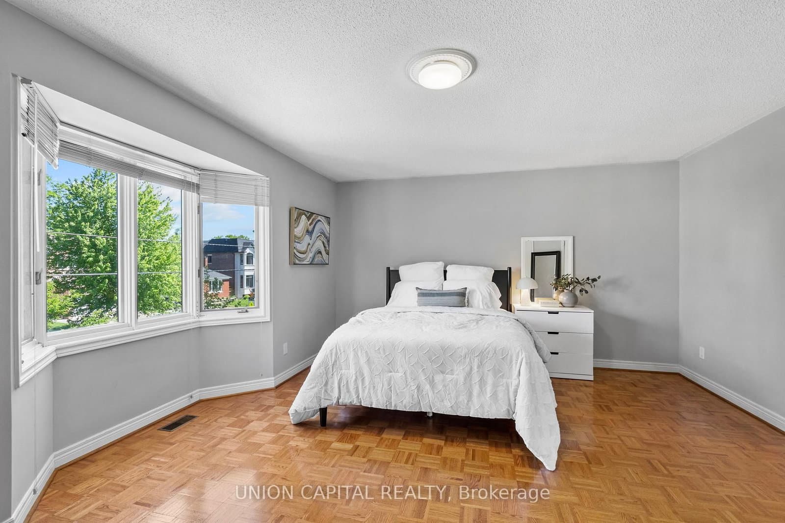 99 Abitibi Avenue thumbnail 15