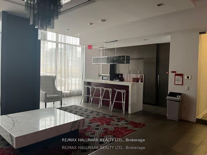 560 Front Street W, Unit 428 thumbnail 32
