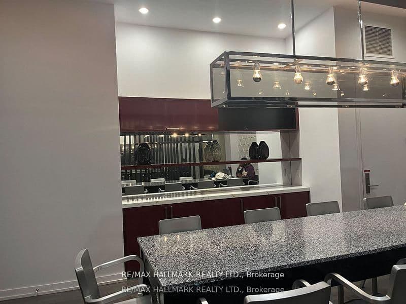 560 Front Street W, Unit 428 thumbnail 40