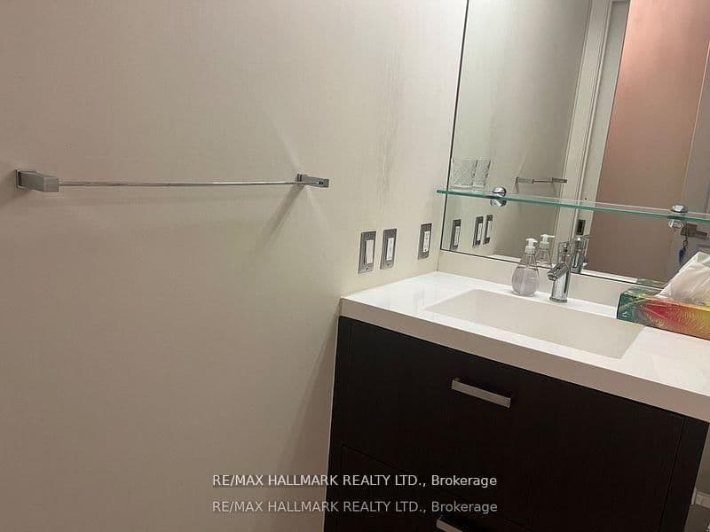 560 Front Street W, Unit 428 thumbnail 5