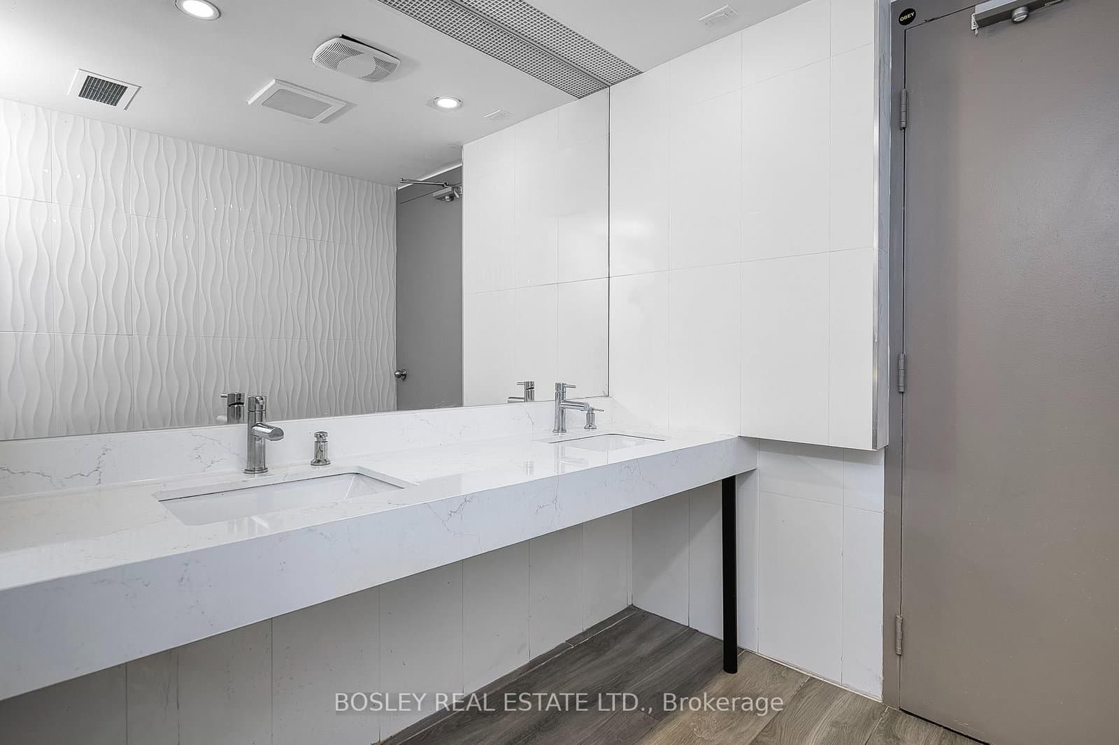 920 Yonge Street, Unit 800 thumbnail 14