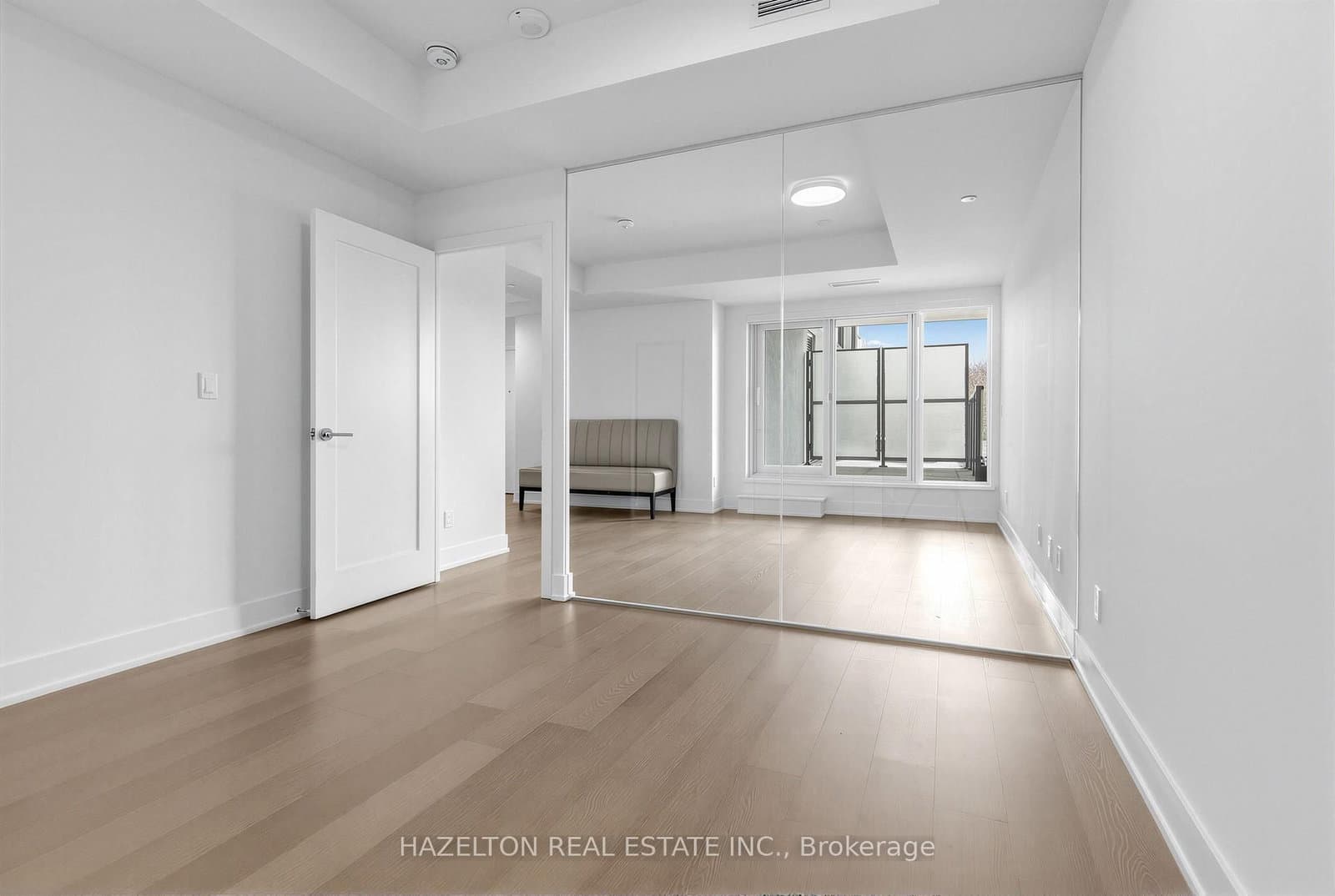 8 Manor Road W, Unit 606 thumbnail 14
