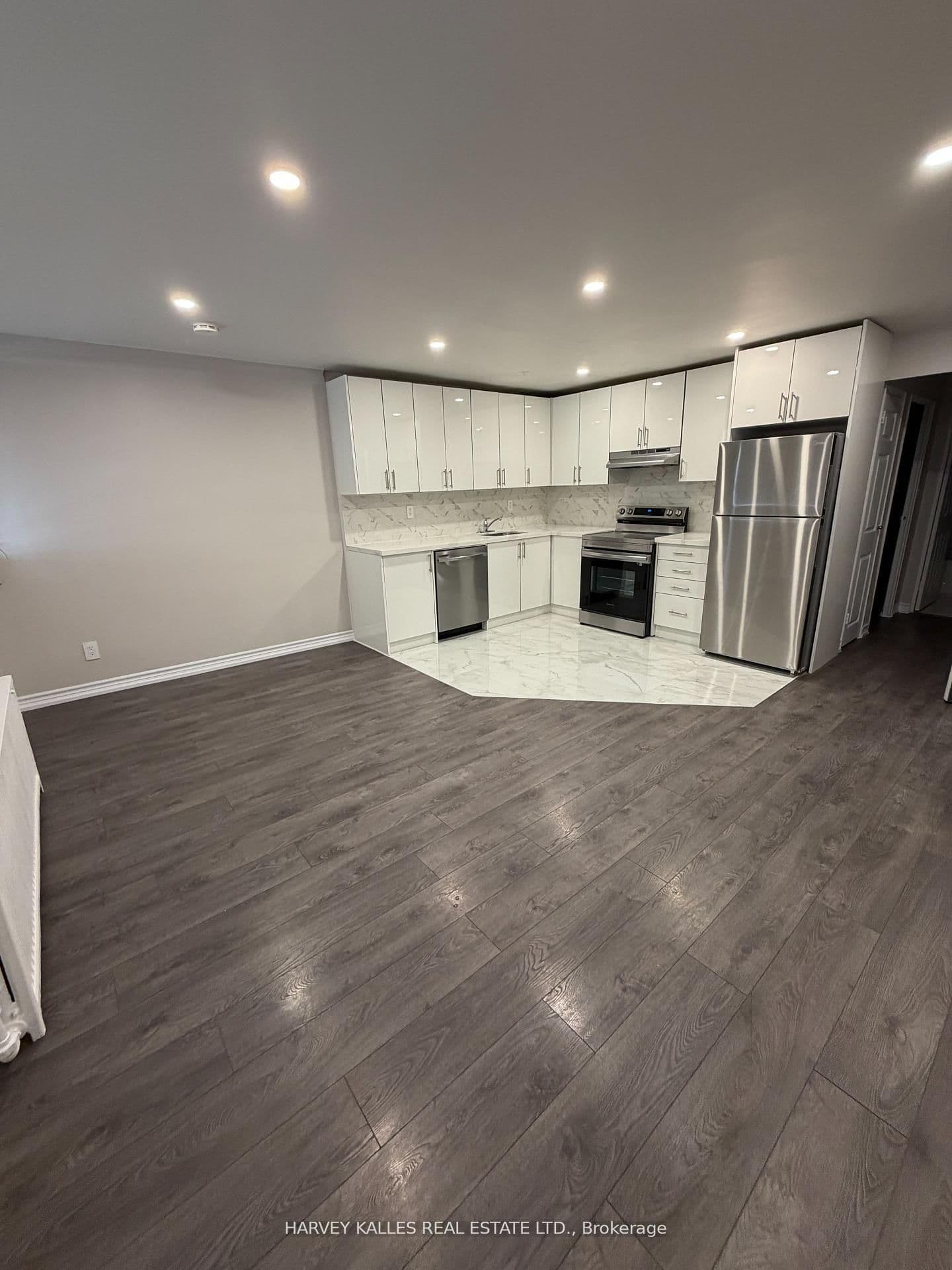 180 Vaughan Road, Unit 101 thumbnail 2