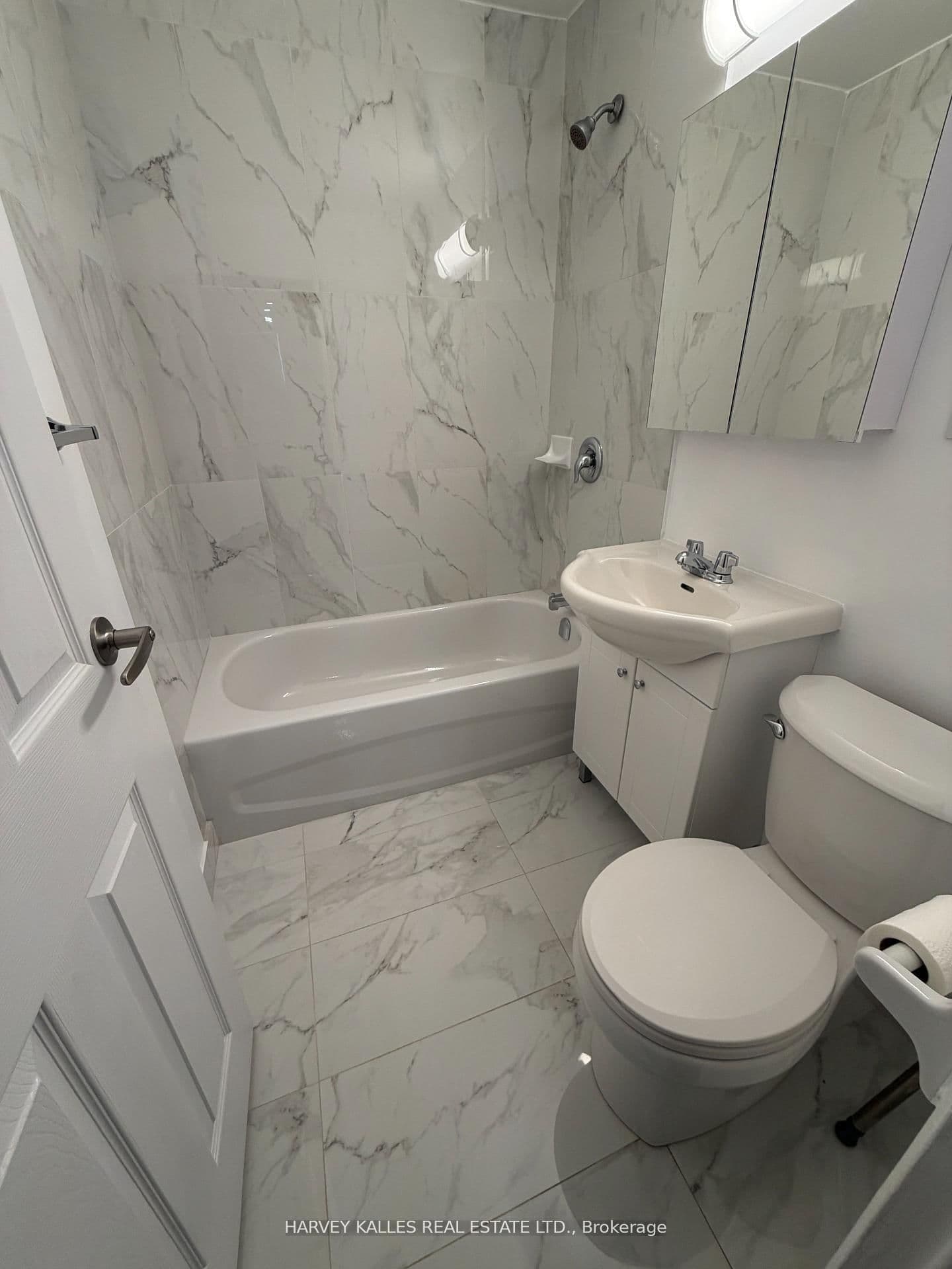 180 Vaughan Road, Unit 101 thumbnail 8