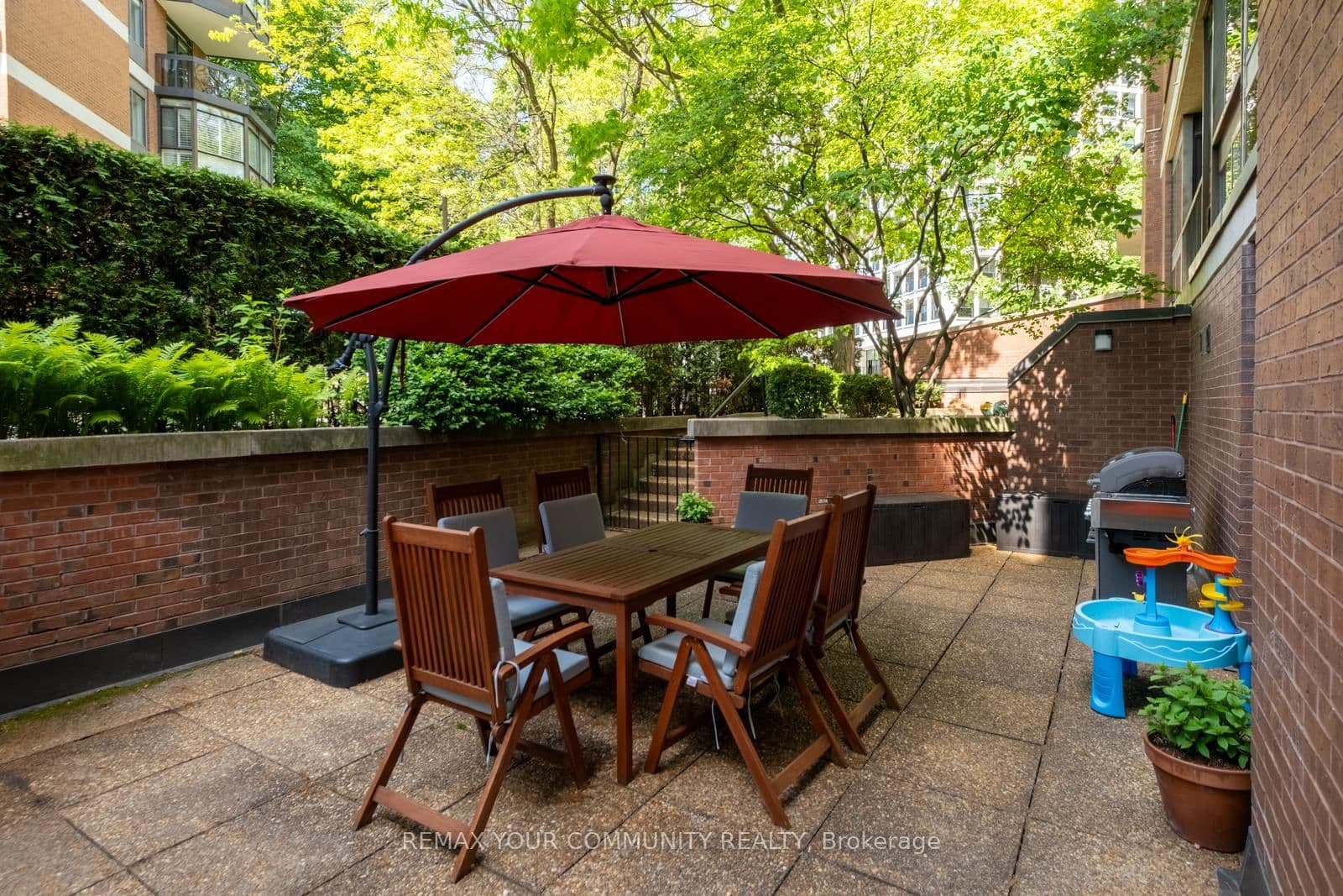 349 St Clair Avenue W, Unit 109 thumbnail 22