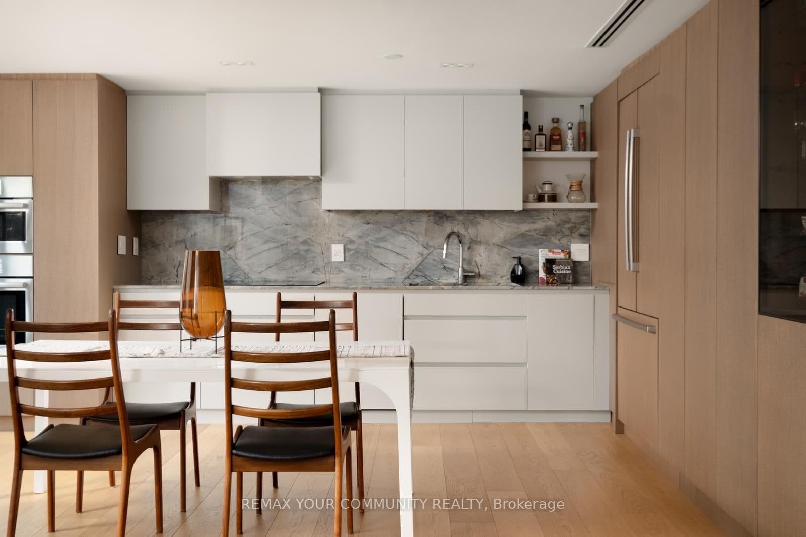349 St Clair Avenue W, Unit 109 thumbnail 5