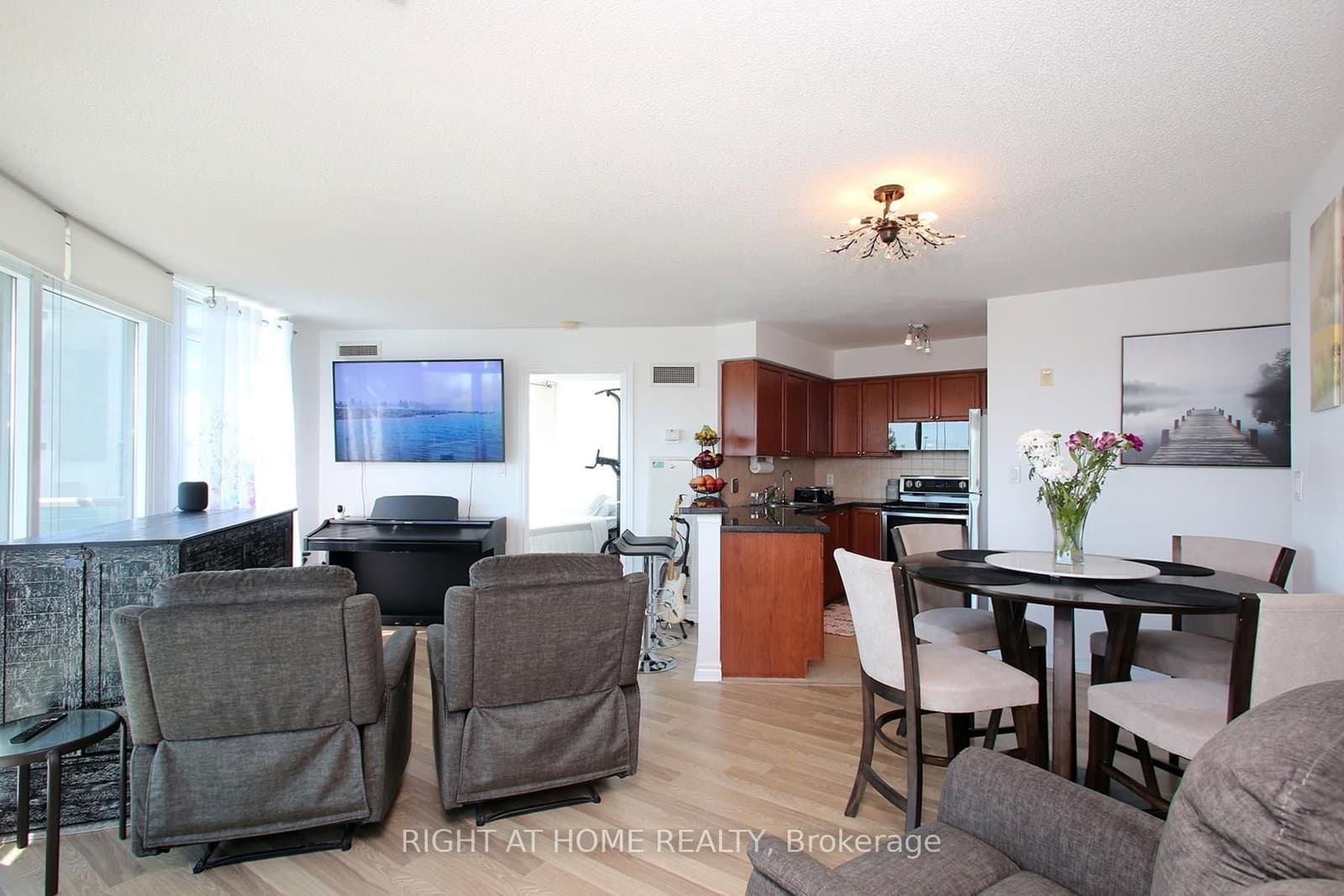 3830 Bathurst Street, Unit 505 thumbnail 3