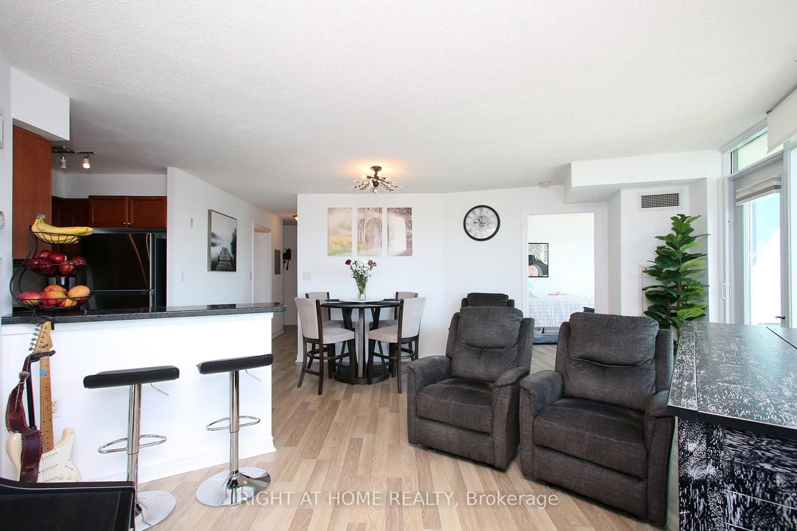 3830 Bathurst Street, Unit 505 thumbnail 4