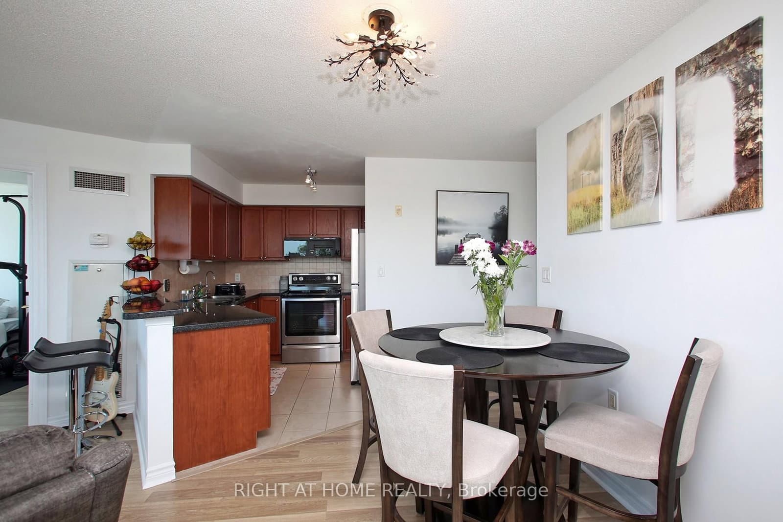 3830 Bathurst Street, Unit 505 thumbnail 5