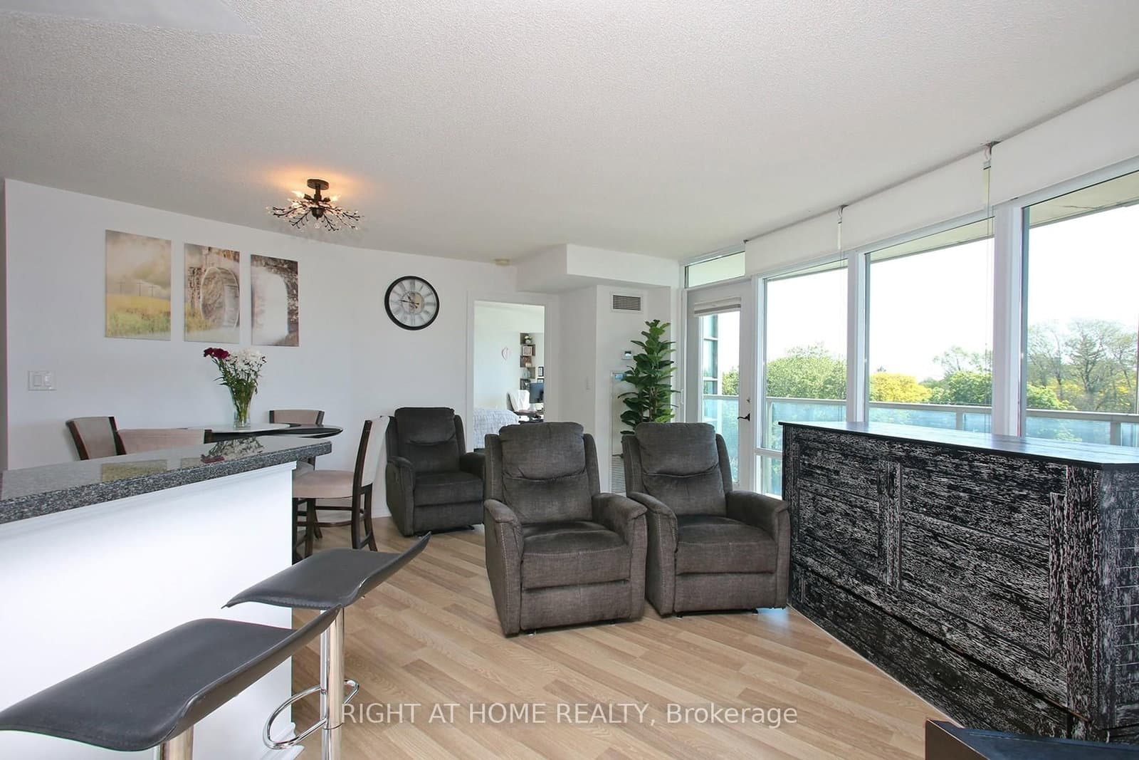 3830 Bathurst Street, Unit 505 thumbnail 6