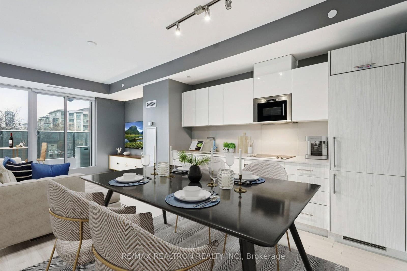 330 W Richmond Street W, Unit 307 thumbnail 11