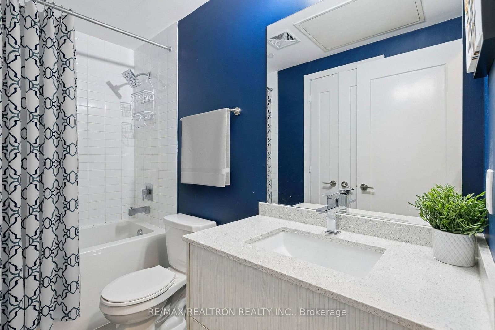 330 W Richmond Street W, Unit 307 thumbnail 19