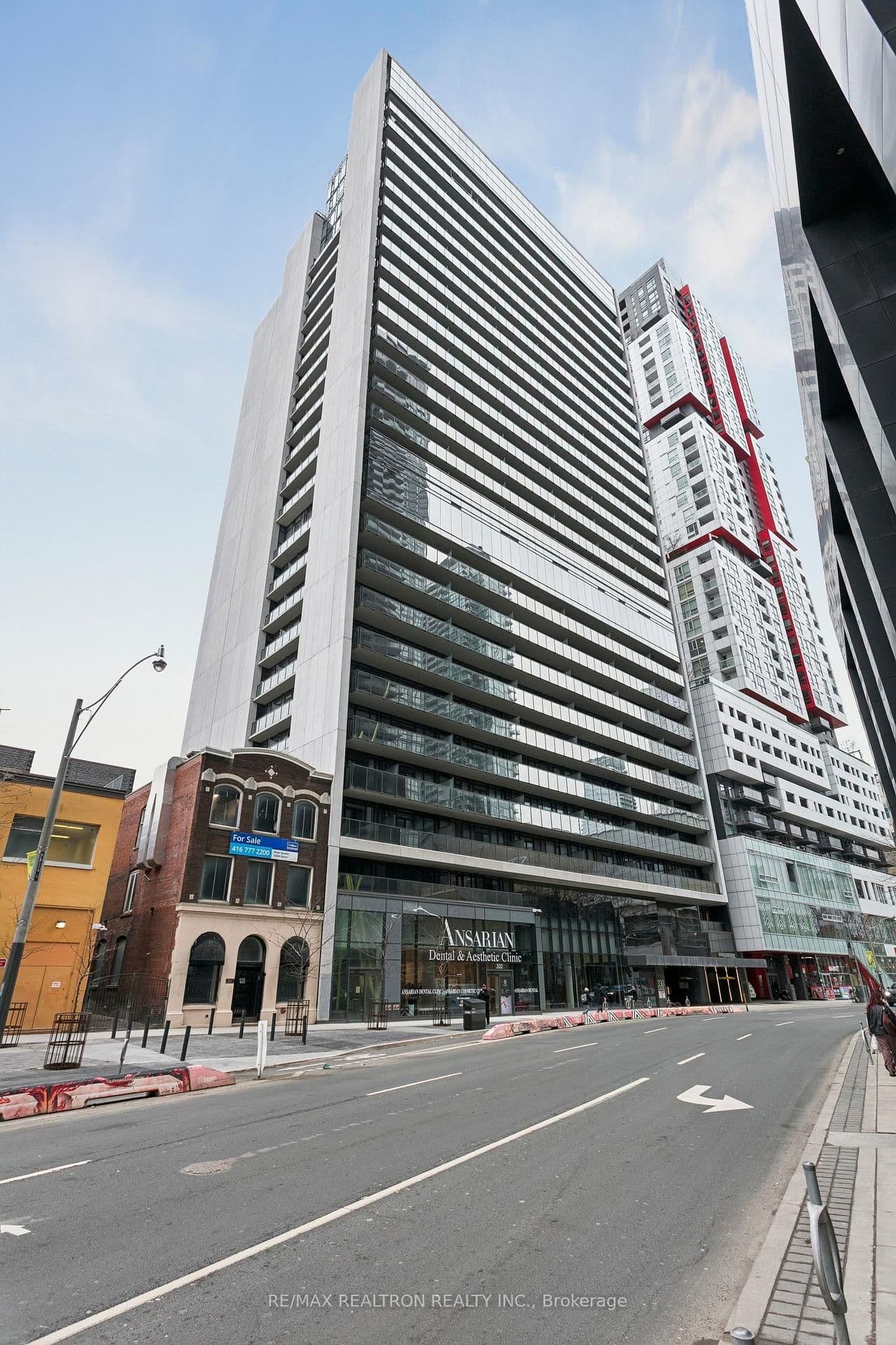 330 W Richmond Street W, Unit 307 thumbnail 3