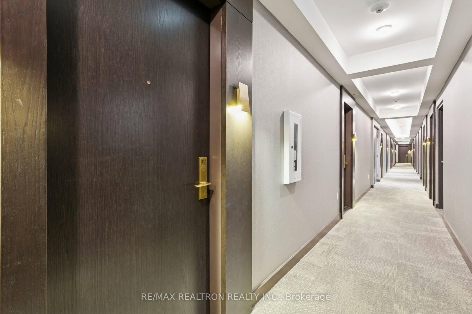 330 W Richmond Street W, Unit 307 thumbnail 8