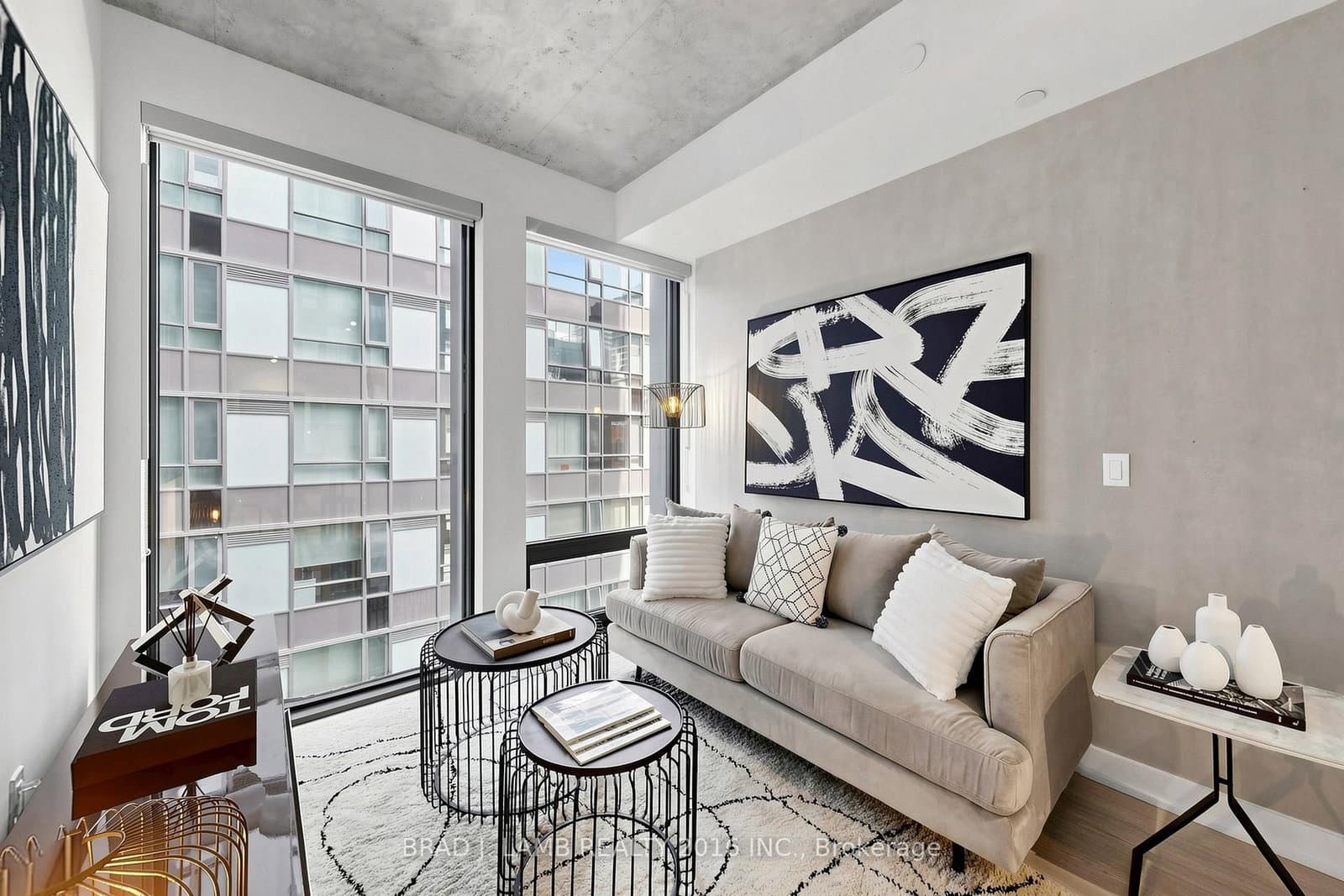 284 King Street E, Unit 701 thumbnail 2