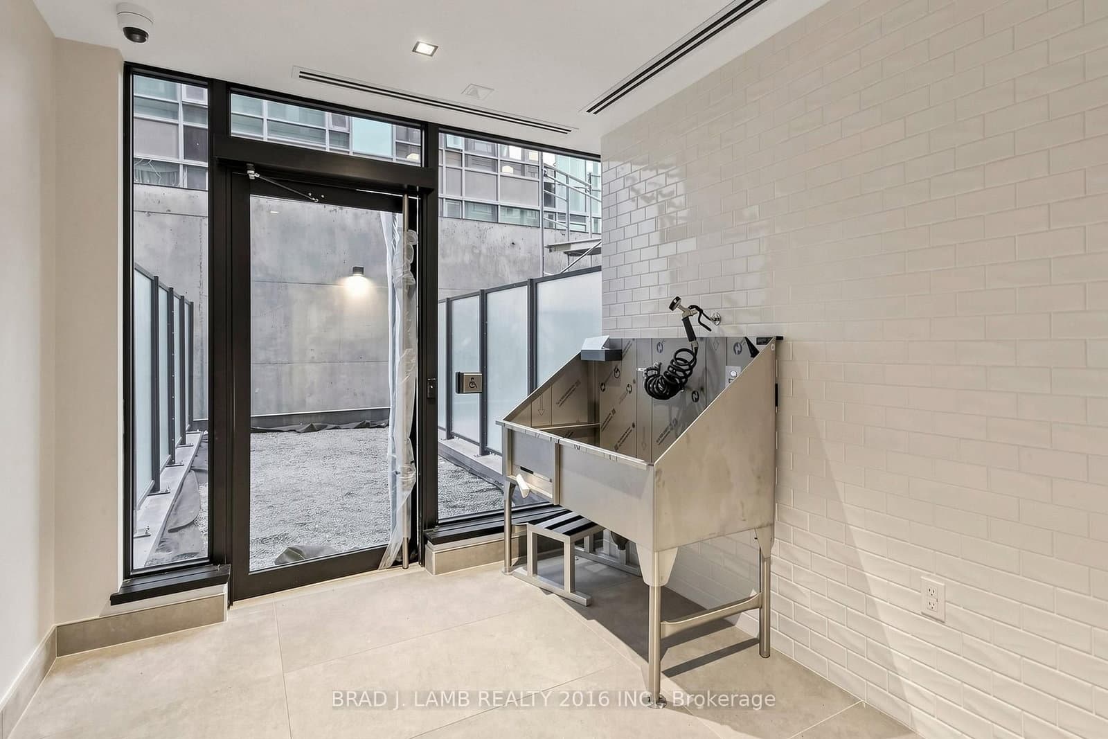 284 King Street E, Unit 701 thumbnail 25