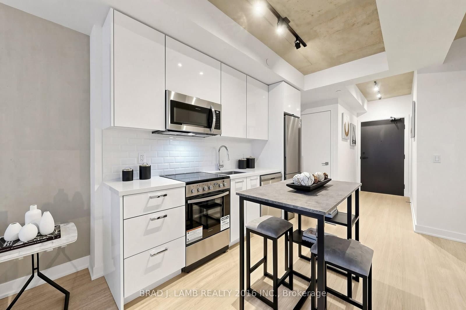 284 King Street E, Unit 701 thumbnail 8