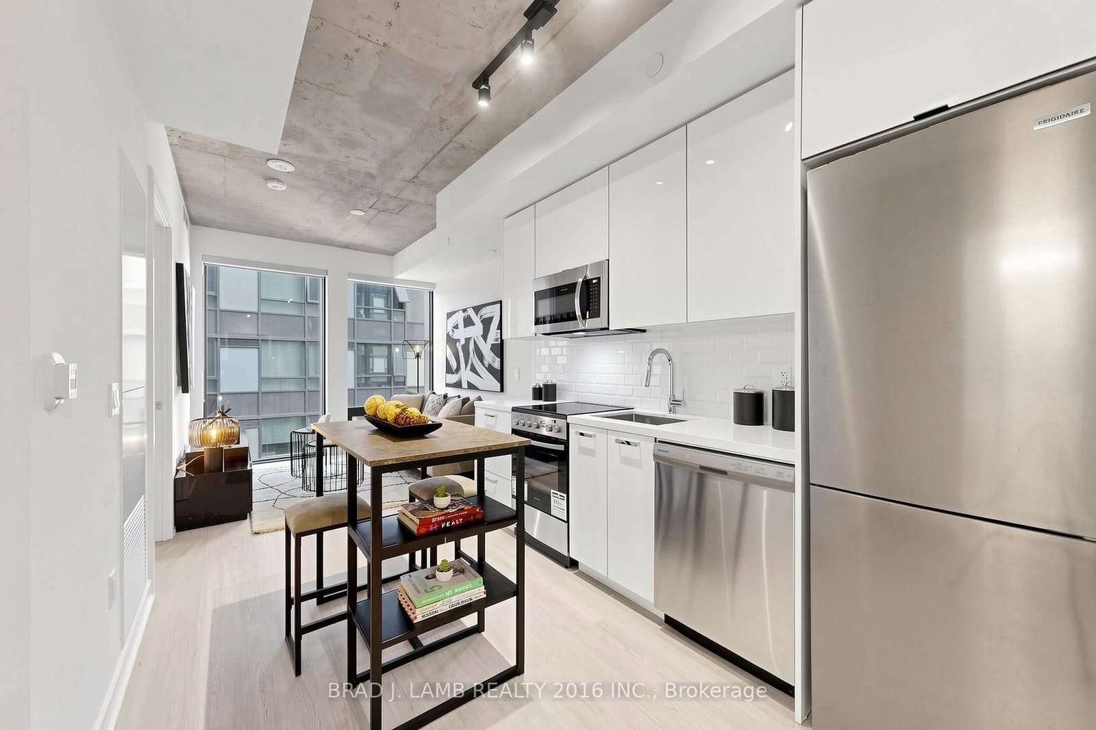 284 King Street E, Unit 701 thumbnail 9
