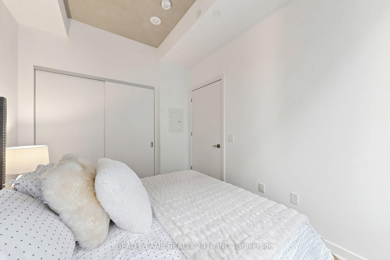 284 King Street E, Unit 808 thumbnail 13