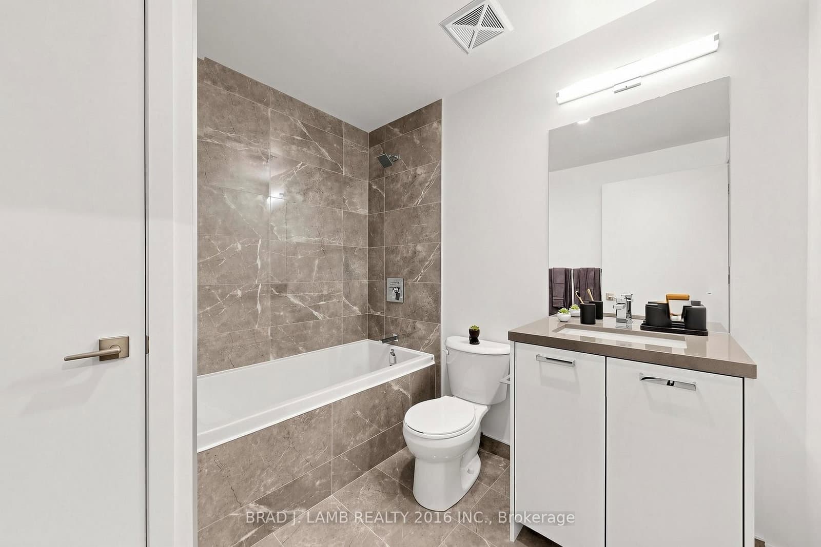 284 King Street E, Unit 808 thumbnail 16