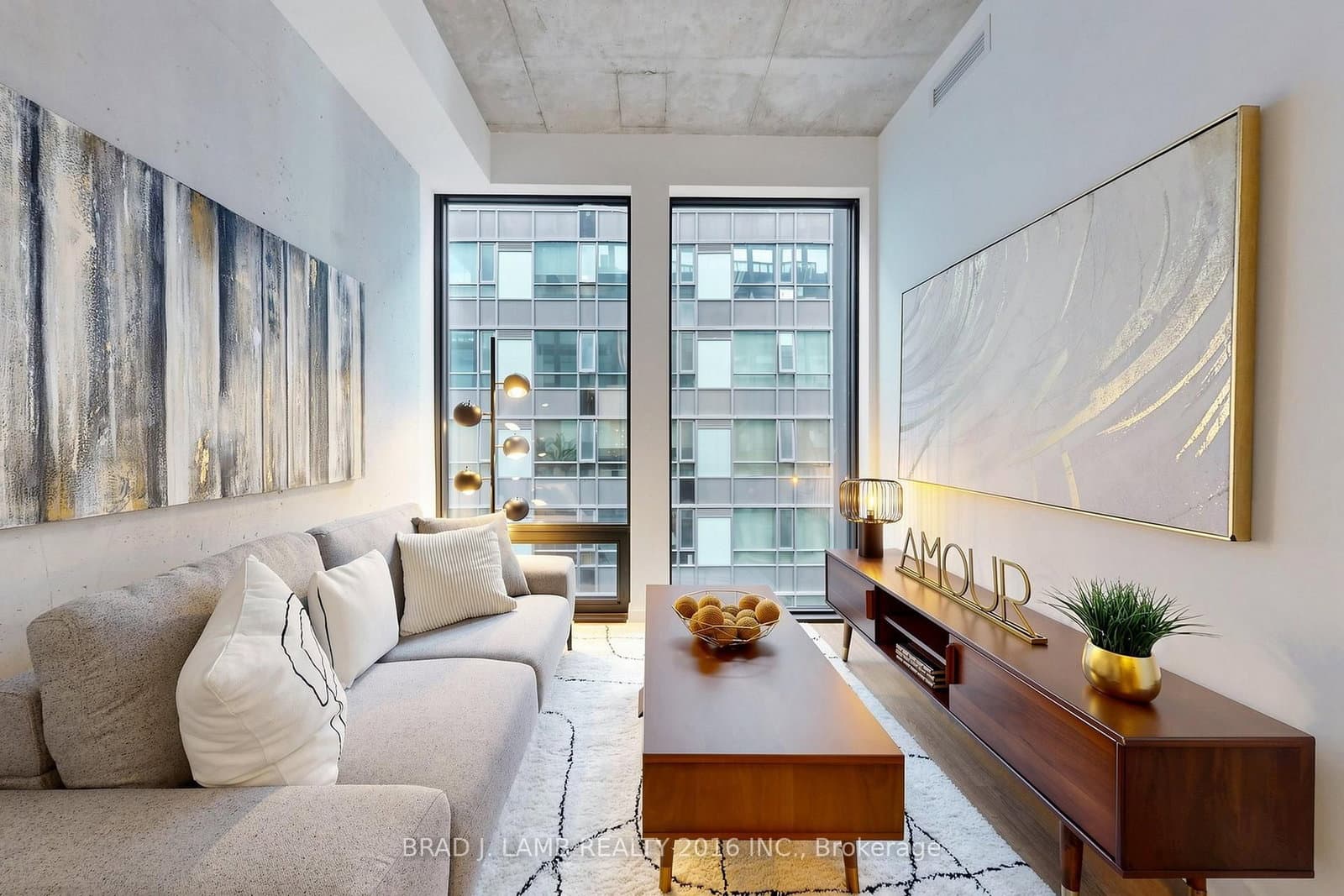 284 King Street E, Unit 808 thumbnail 2
