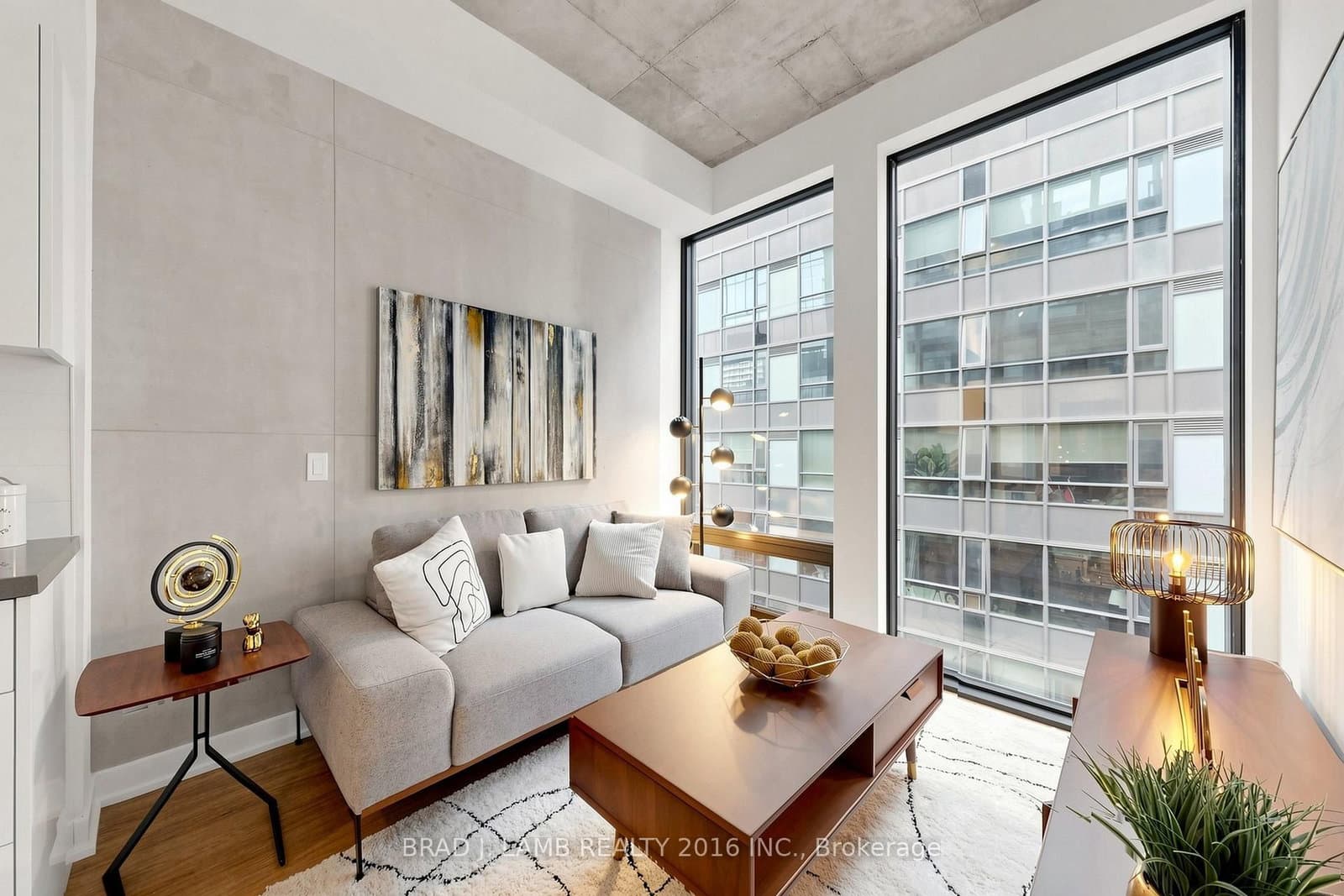 284 King Street E, Unit 808 thumbnail 3