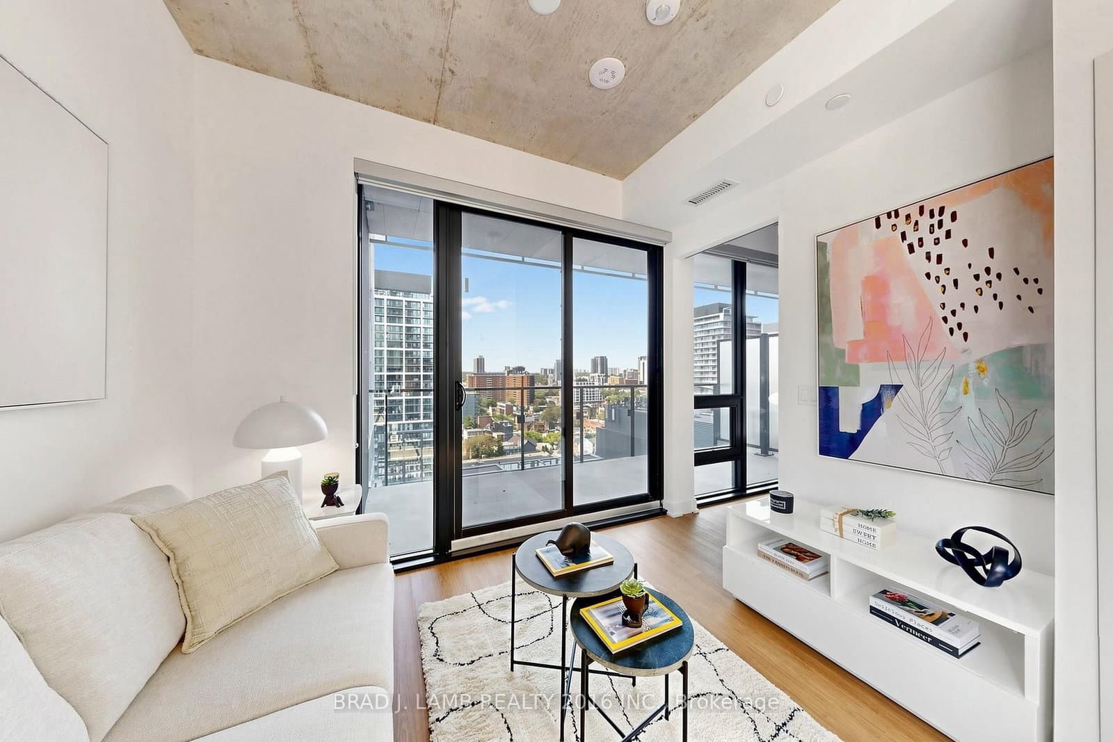 284 King Street E, Unit 1505 thumbnail 3