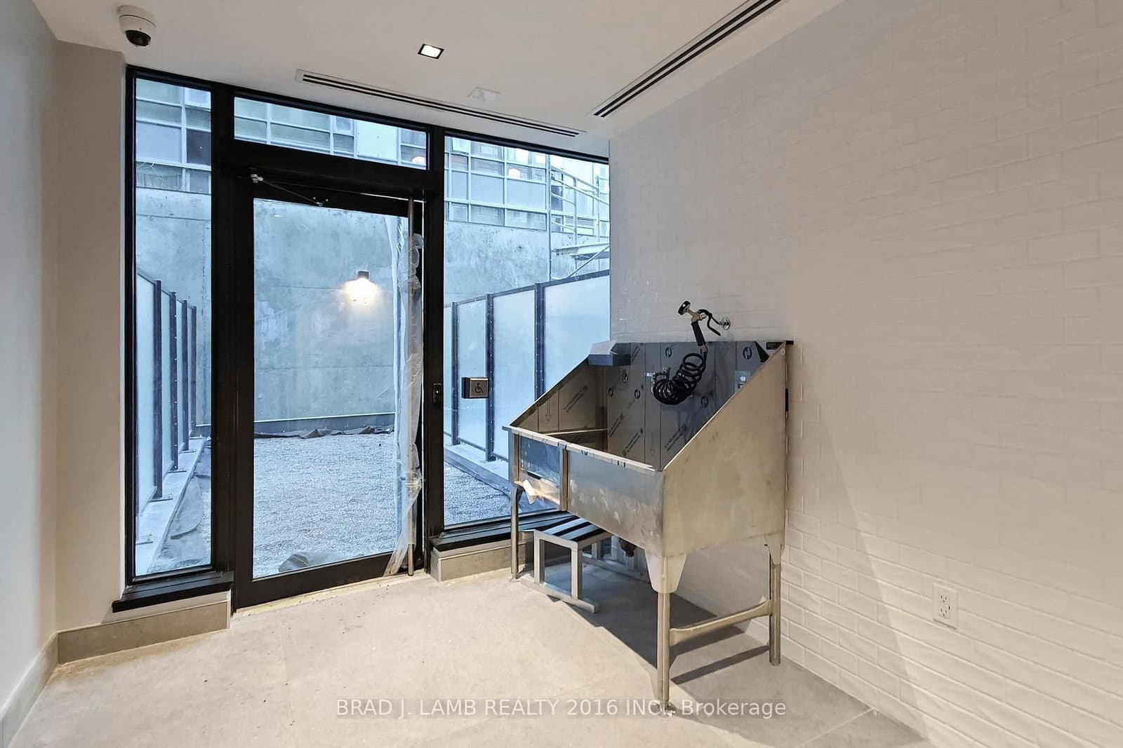 284 King Street E, Unit 1505 thumbnail 33