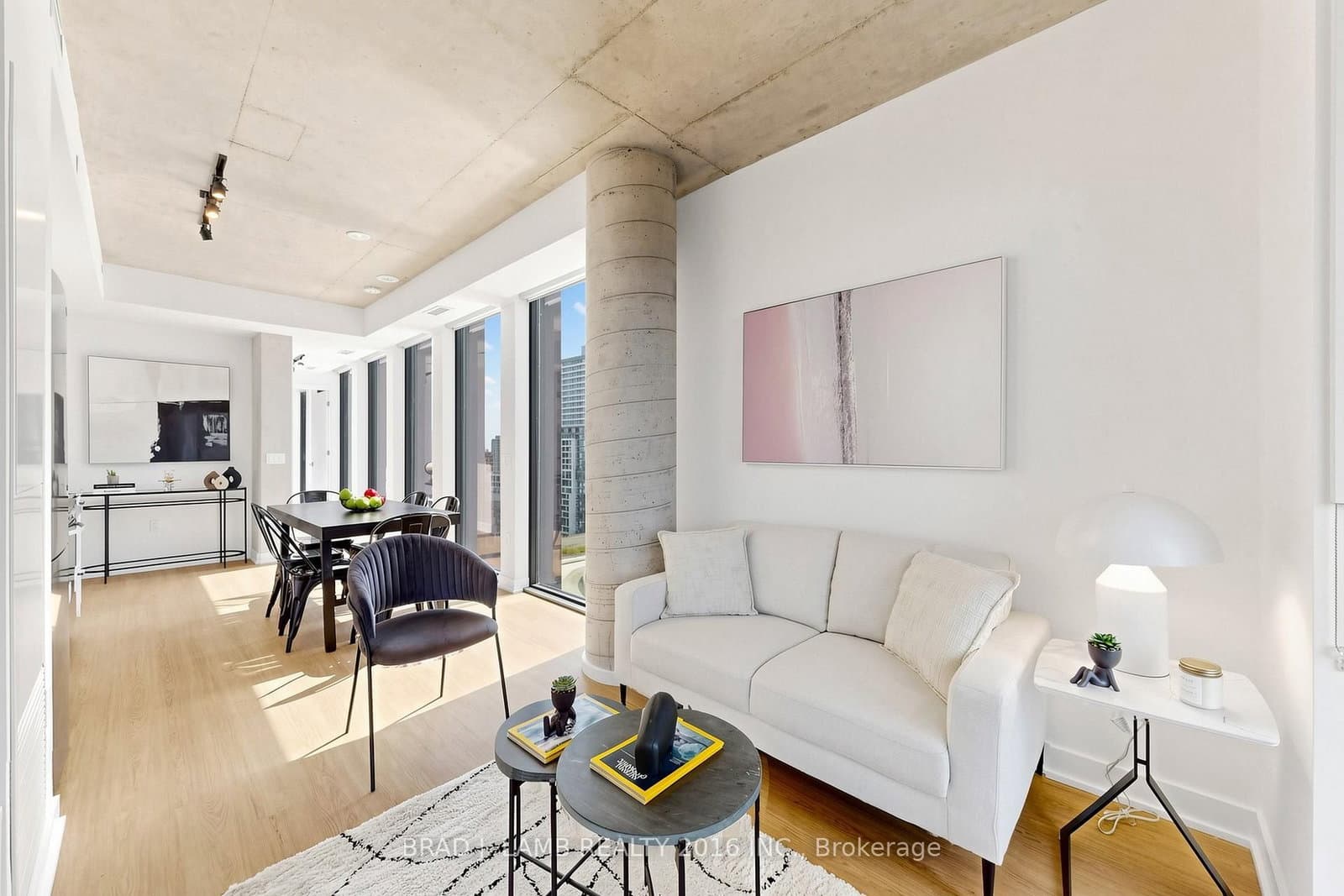 284 King Street E, Unit 1505 thumbnail 5