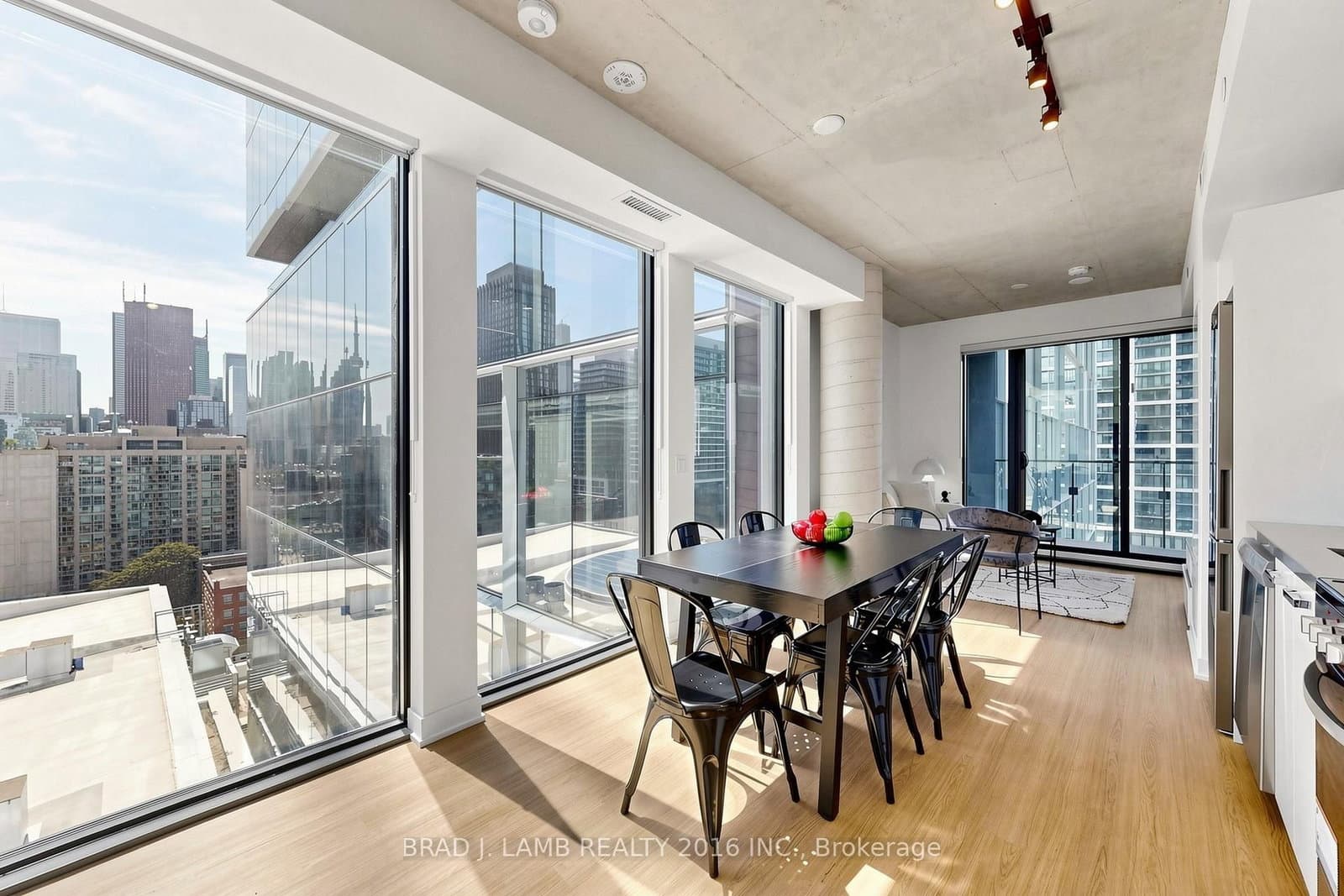 284 King Street E, Unit 1505 thumbnail 7