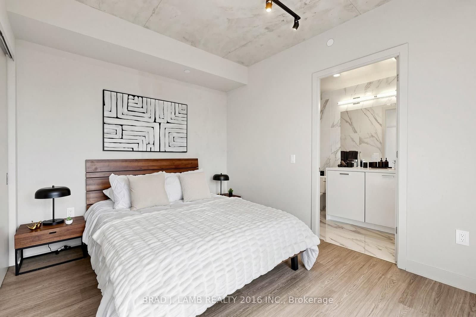 284 King Street E, Unit 2903 thumbnail 14